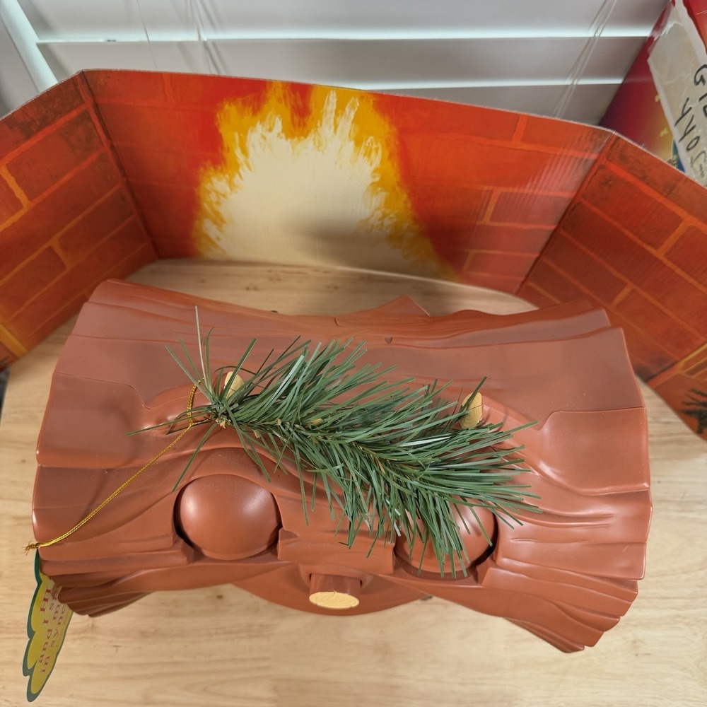 YULE BURNER THE TALKING SINGING LOG BY TELCO ANIMATED CHRISTMAS Box & Back Drop - Picture 7 of 16